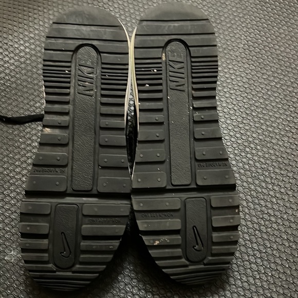 Nike Air Max 6.5Y - Picture 3 of 4